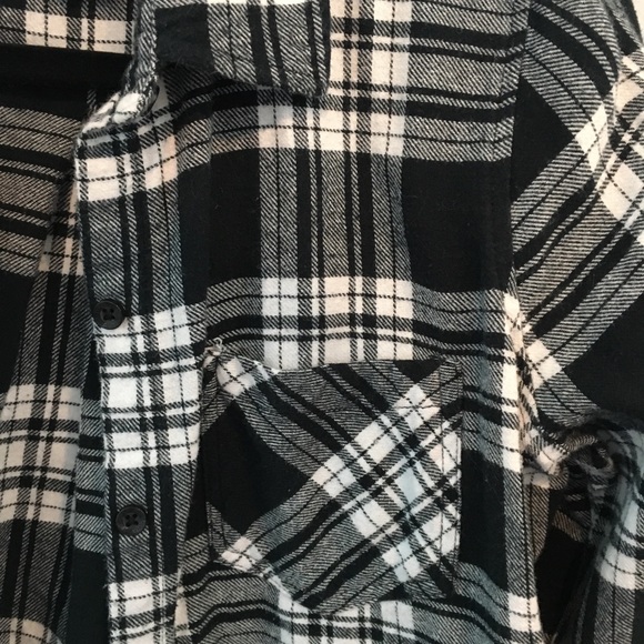 Forever 21 women’s flannel. - Picture 3 of 4
